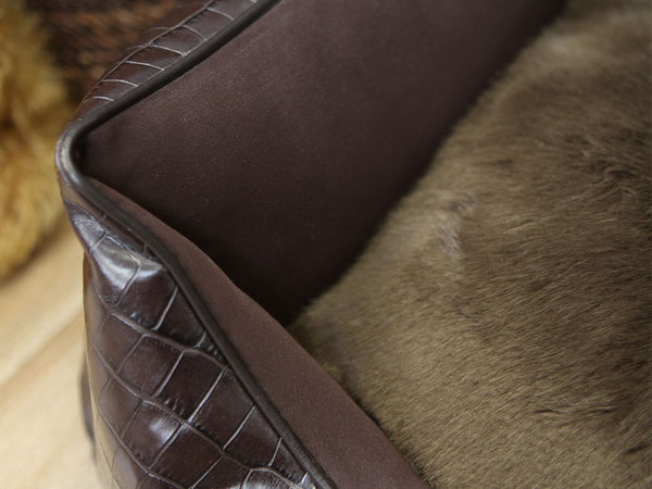 Holmsley Walled Dog Bed – Mahogany Brown, X-Small