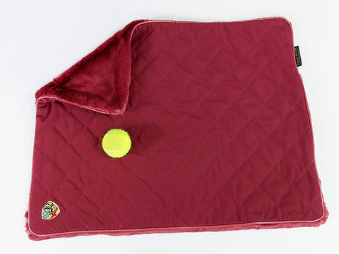 Holmsley Pet Throw – Oxblood Red, 70 x 55cm (27.5 x 22in.)